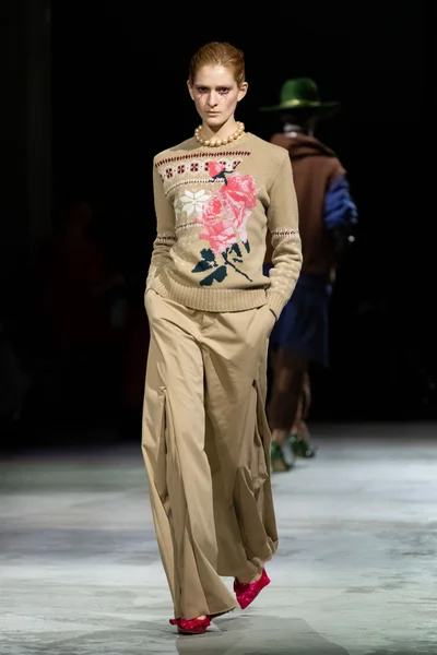 Look 30